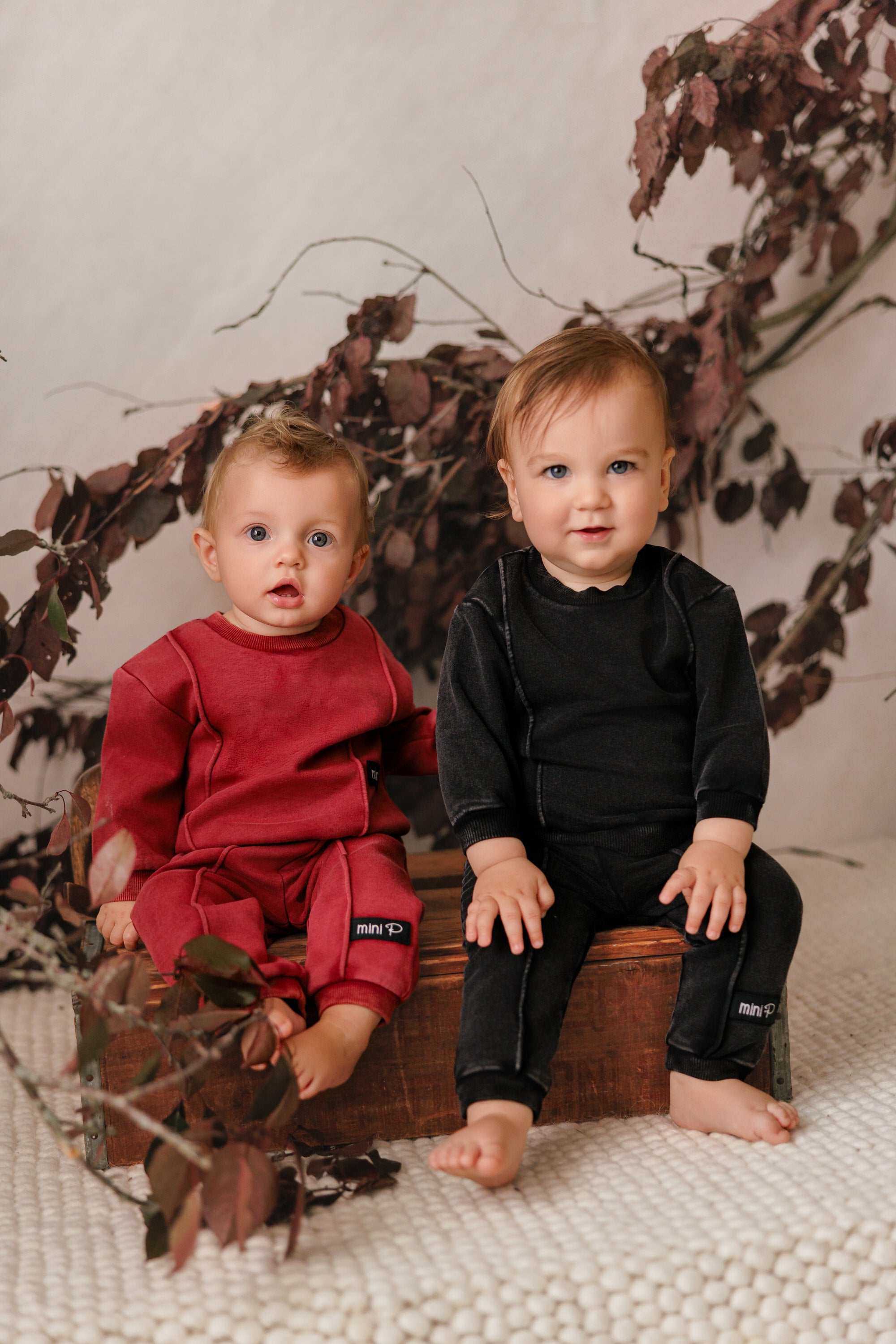 WASHED PIPING DETAIL SWEATSHIRT