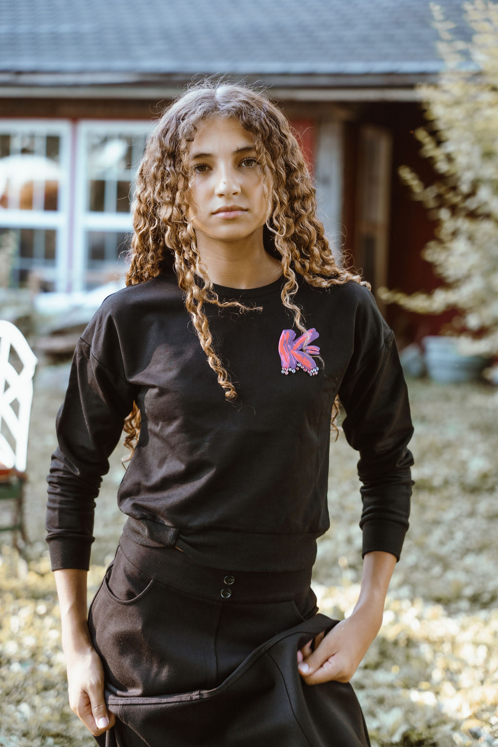PRINT DETAIL TWIST SWEATSHIRT