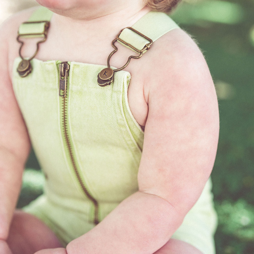 TIE DYE STRAP DENIM BB ROMPER