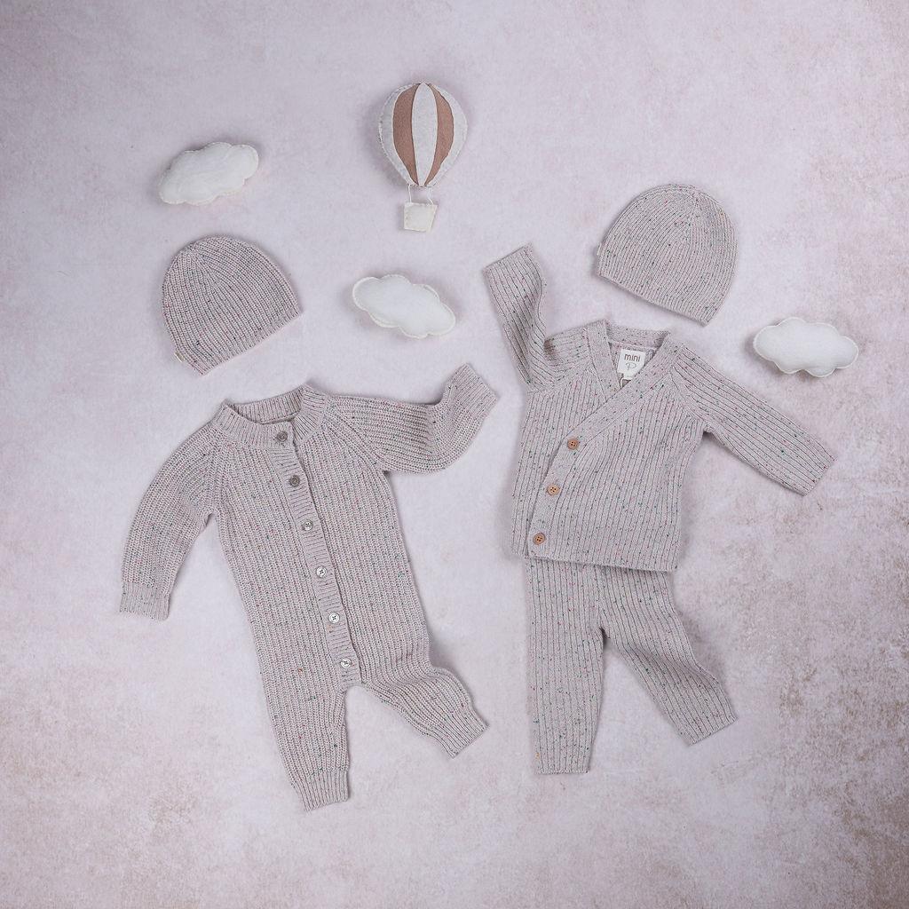 SPECKLED ONESIE WITH HAT