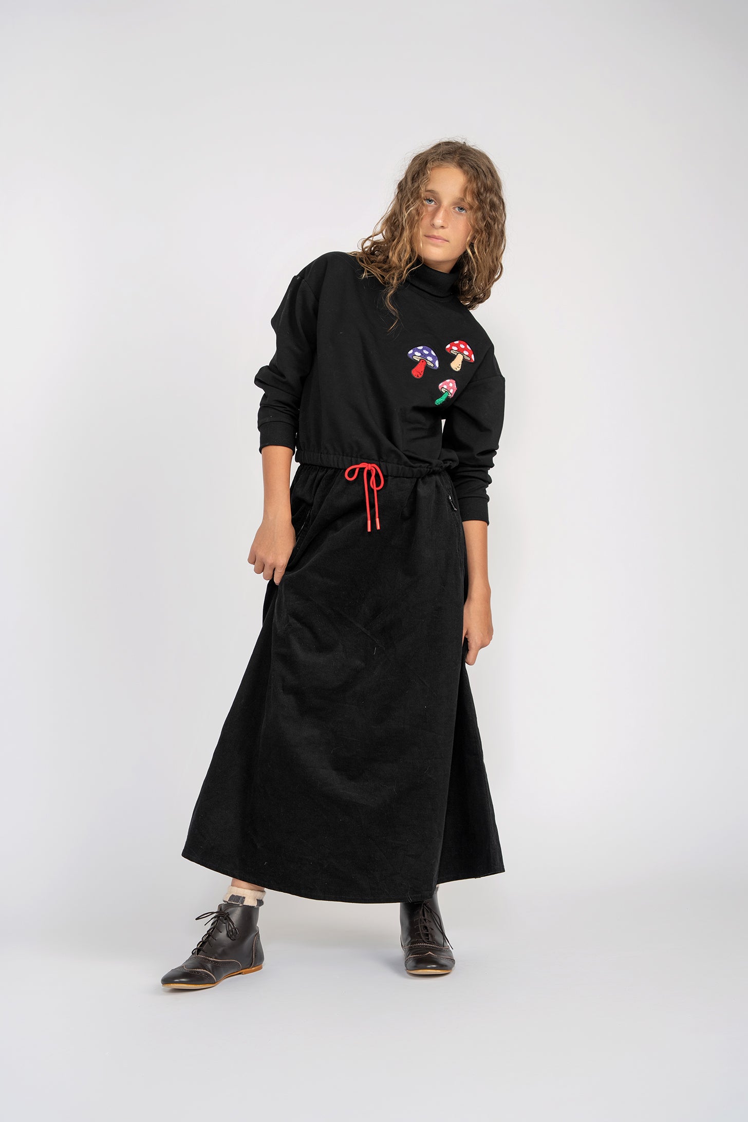 ZIPPER POCKET FULL SKIRT