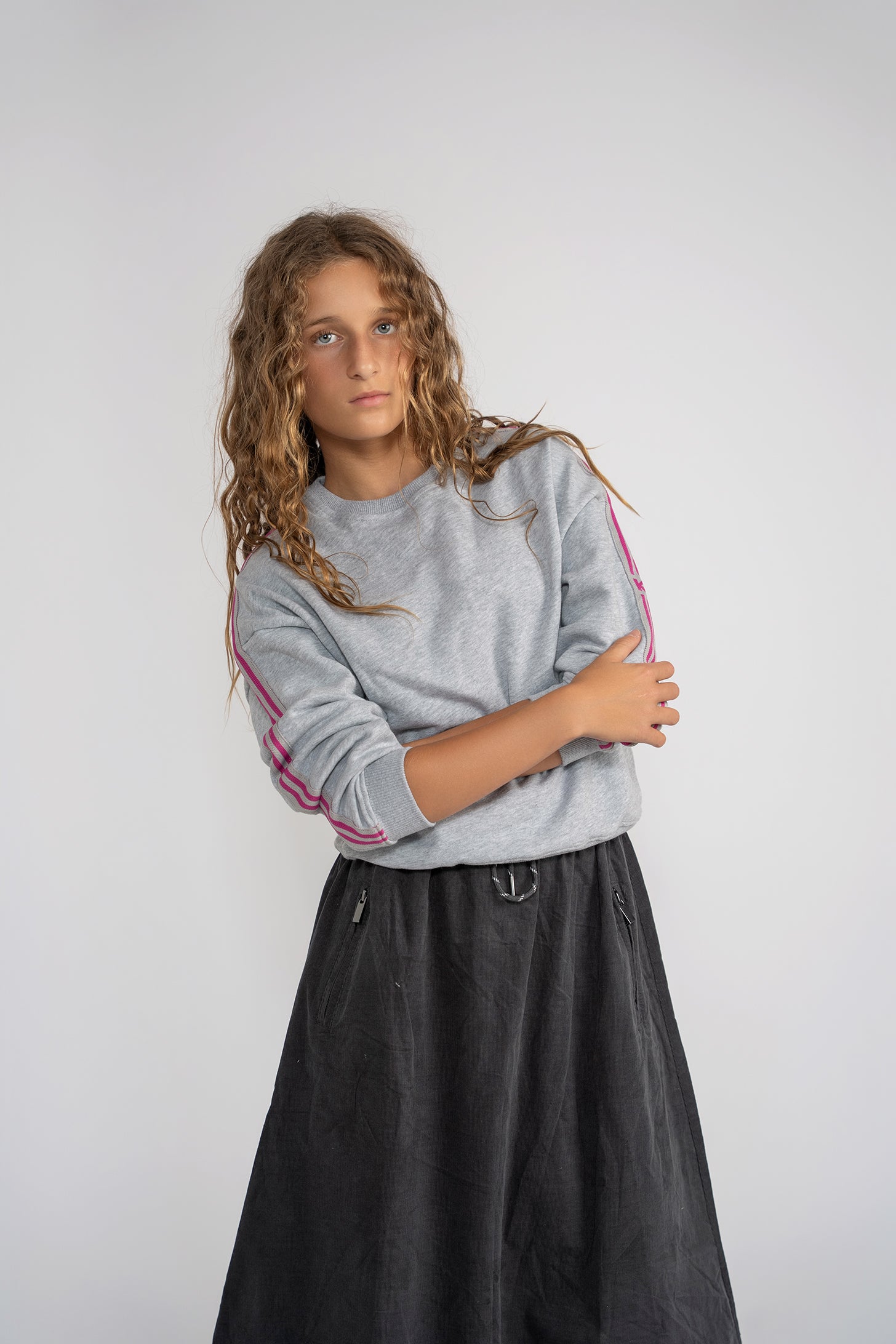LOGO DETAIL SWEATSHIRT